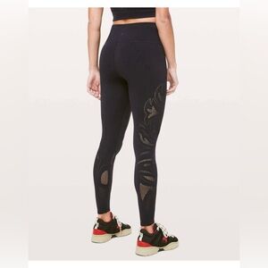 Lululemon Reveal Tight En Avante 25” Mesh Lasercut Black Sz 8
